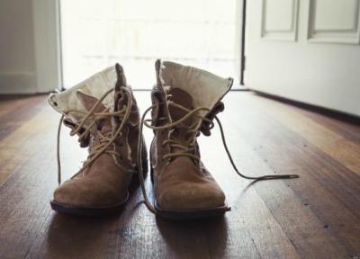 کفش جیر را با این روش ها تمیز کنید کفش جیر را با این روش ها تمیز کنید